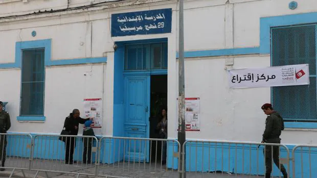 Alta abstención en las primeras municipales de Túnez tras la revolución