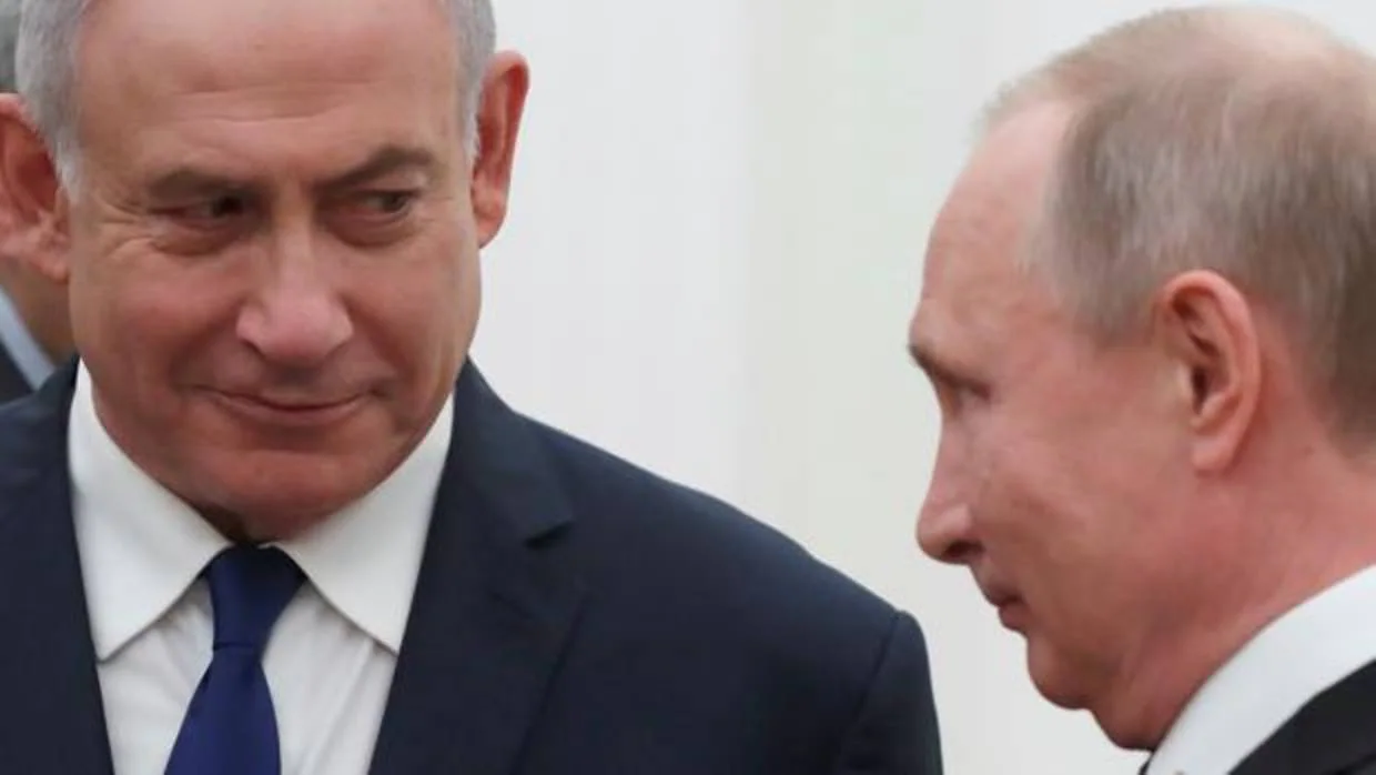 El primer ministro israelí, Benjamín Netanyahu, acompañó este miércoles al presidente ruso, Vladímir Putin