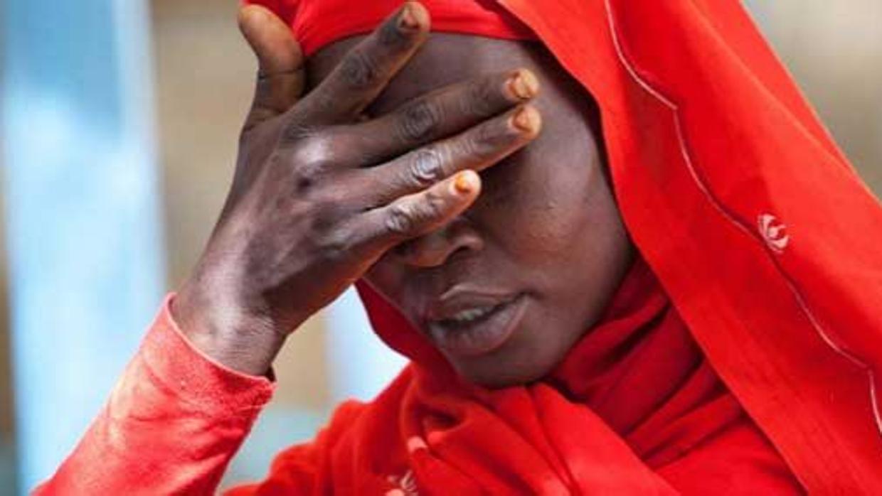 Condenada a muerte una adolescente sudanesa por apuñalar a su marido después de violarla