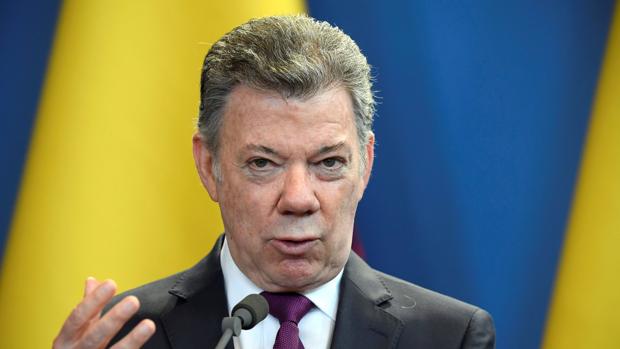 Santos acusa a Maduro de pagar a colombianos para que le voten en Venezuela