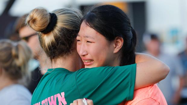 Al menos un muerto en un tiroteo a la salida de una graduación en un instituto de Georgia
