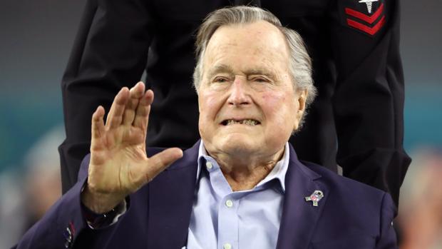Bush padre, hospitalizado por baja presión sanguínea y fatiga