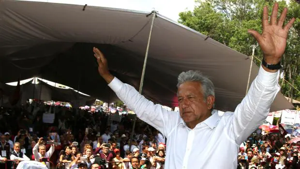 La corrupción hunde al histórico PRI y catapulta al izquierdista López Obrador