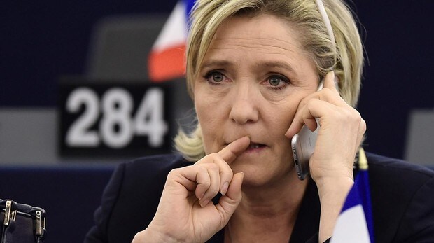 La Justicia europea obliga a Le Pen a devolver 300.000 euros al Parlamento Europeo