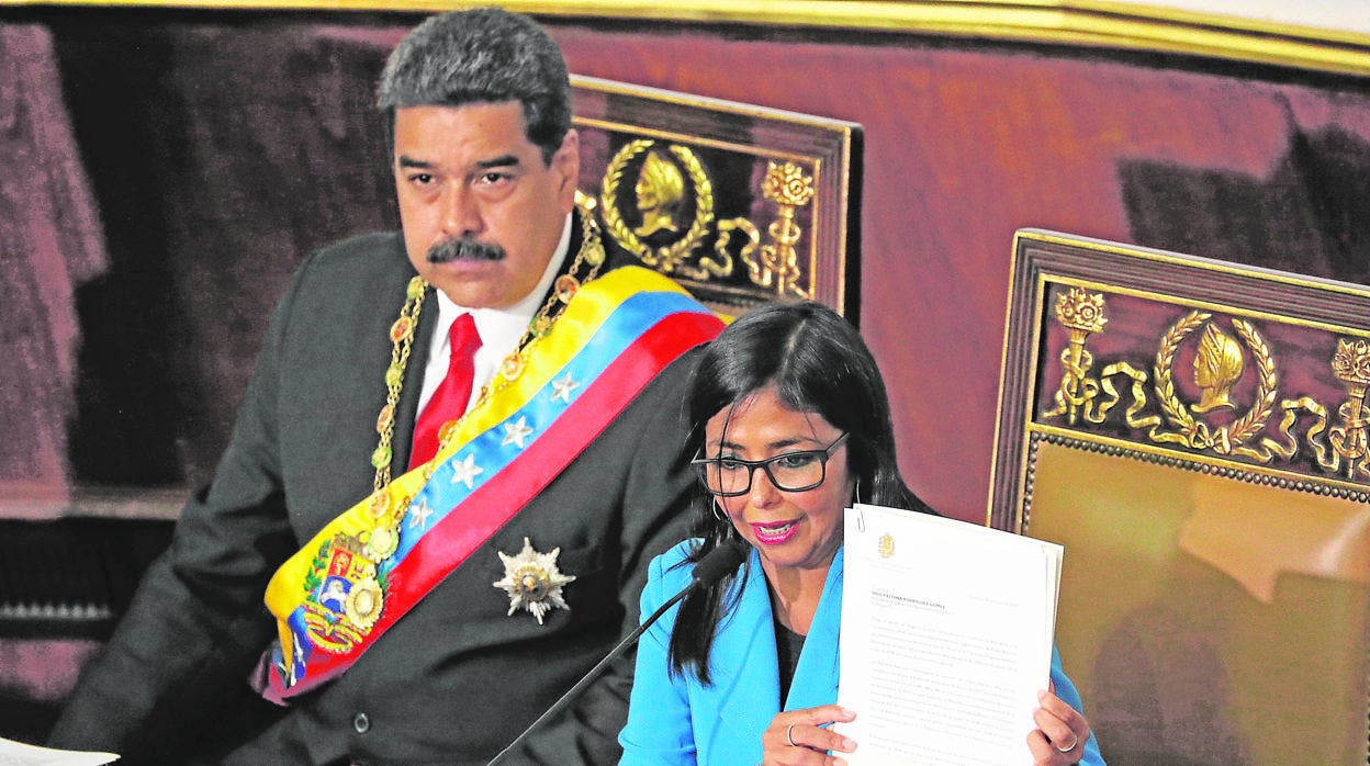 Delcy Rodríguez, junto a Nicolás Maduro el pasado mayo cuando ella presidía la Asamblea Nacional Constituyente