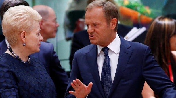 Tusk pide reforzar fronteras exteriores porque la alternativa sería cerrarlas