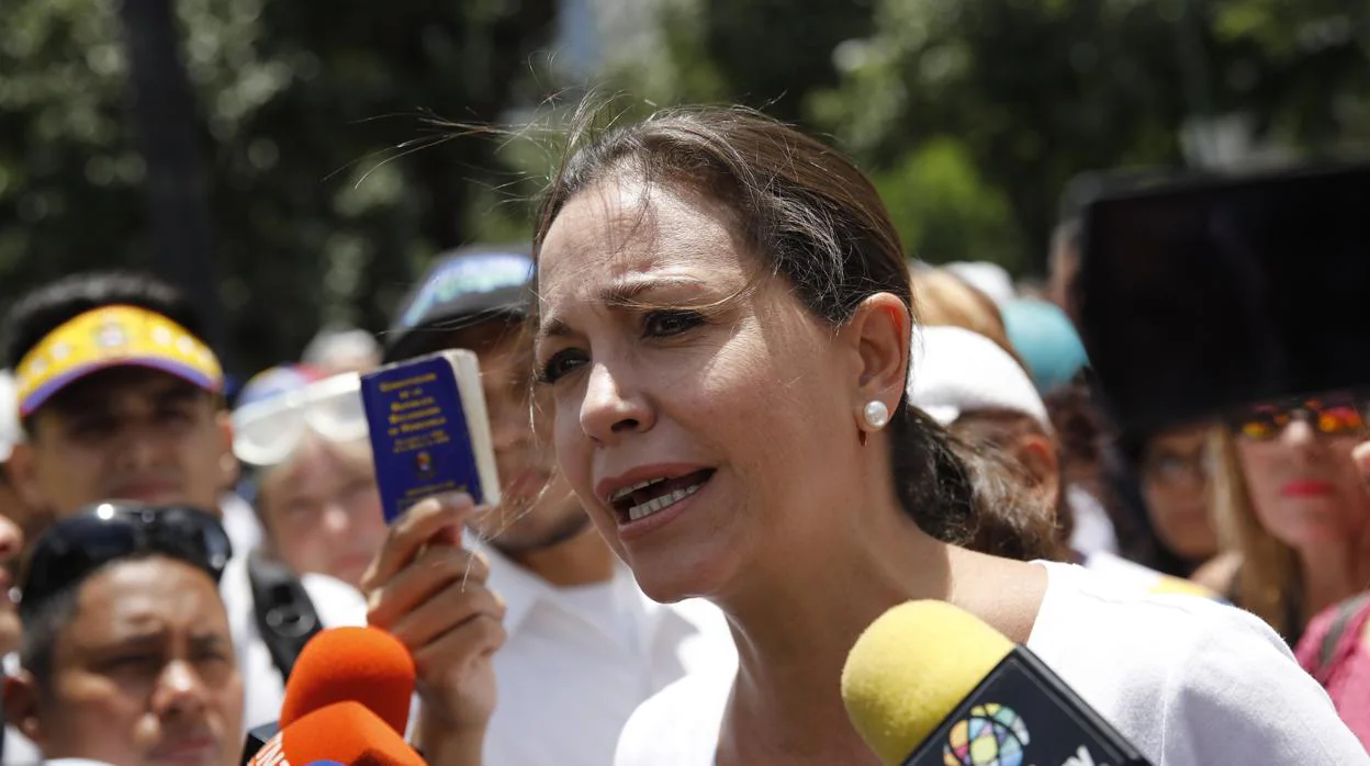 María Corina Machado en declaraciones a la prensa en Caracas