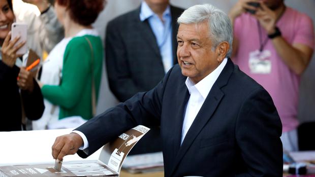 Abren las urnas en una jornada histórica para México, que podría dar el poder a la izquierda populista