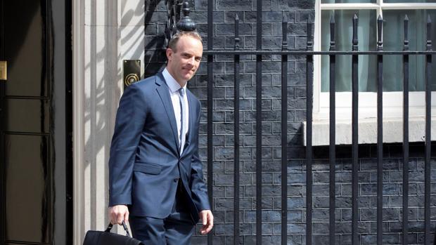 May designa a Dominic Raab como nuevo ministro para el Brexit tras la renuncia de Davis