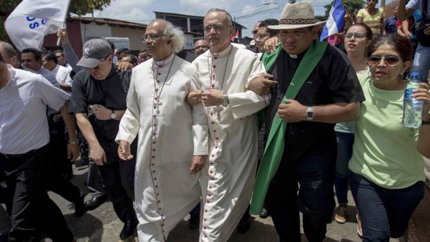 La Iglesia seguirá mediando en Nicaragua tras el ataque de turbas orteguistas a obispos