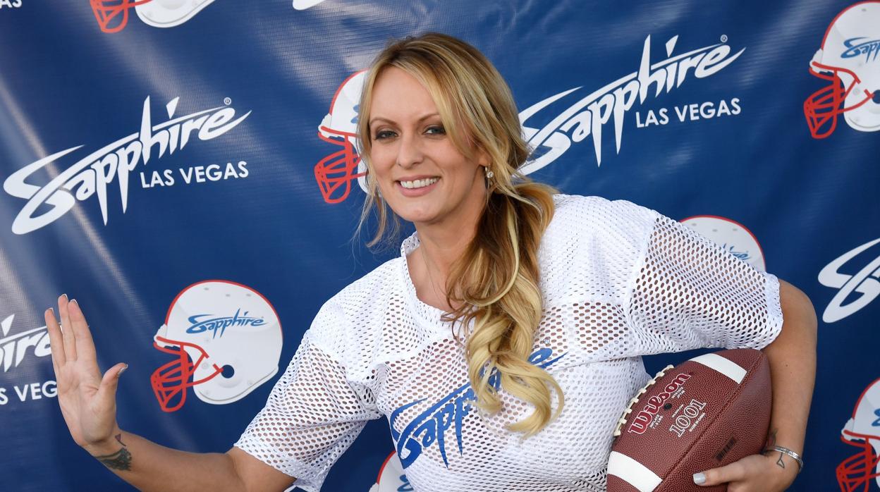 Stormy Daniels en una fiesta del Super Bowl