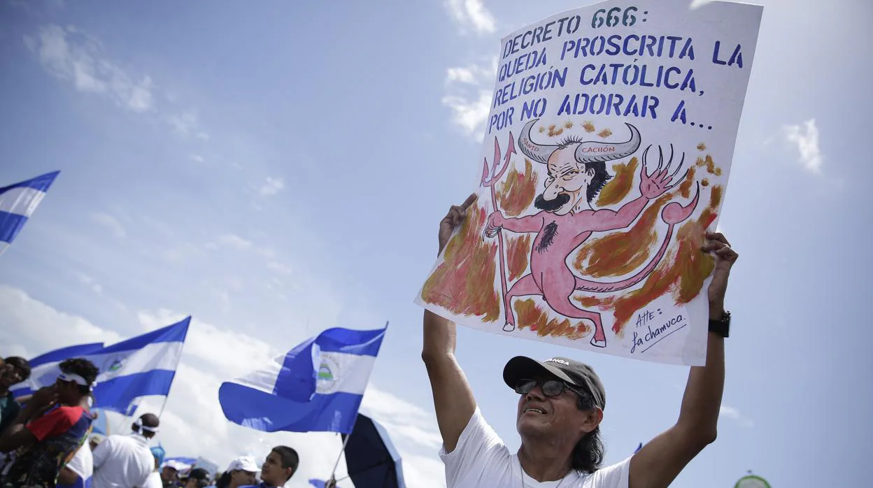 Al menos cuatro policías y un civil muerto durante una protesta en Nicaragua