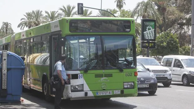 Un alemán de origen iraní acuchilla a los pasajeros de un autobús en Alemania