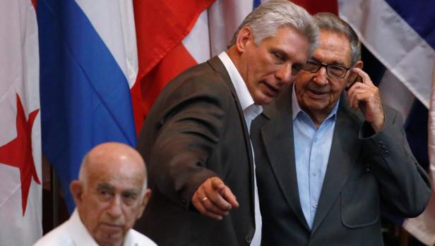 Díaz-Canel mantiene a la mayoría de ministros de Raúl Castro, aunque cambia al de Economía