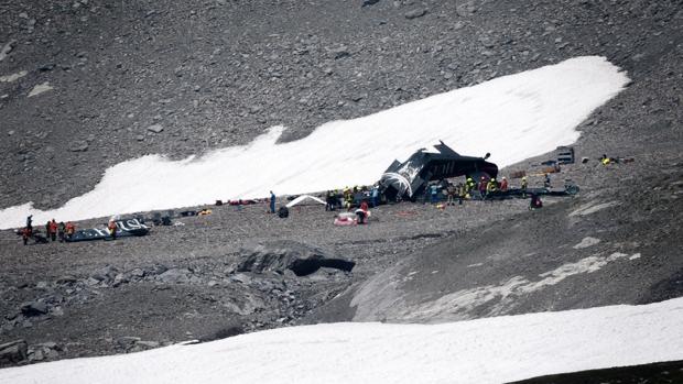 Mueren 20 personas al estrellarse un avión militar de la Segunda Guerra Mundial en Suiza