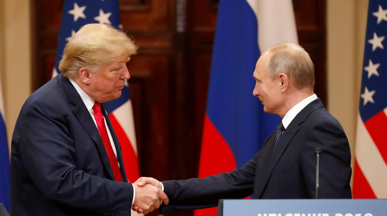 Donald Trump y Vladimir Putin durante la cumbre de Helsinki