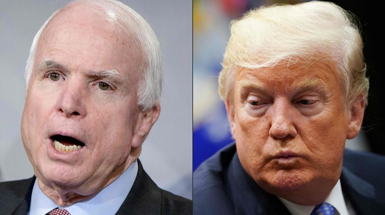 El senador John McCain y el presidente de EE.UU. Donald Trump