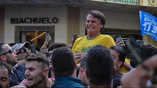 Apuñalado el candidato a la presidencia de Brasil Jair Bolsonaro