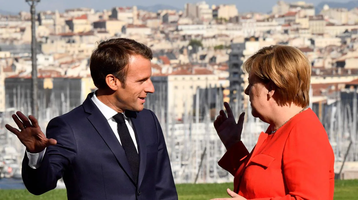 El presidente Emmanuel Macron y la canciller Angela Merkel, este viernes en Marsella