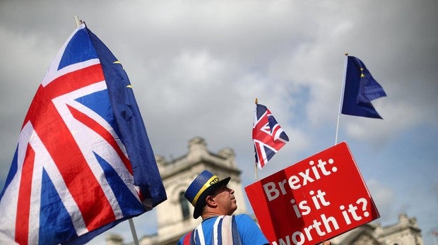 Unos 80 diputados conservadores se oponen al actual plan de May para el Brexit