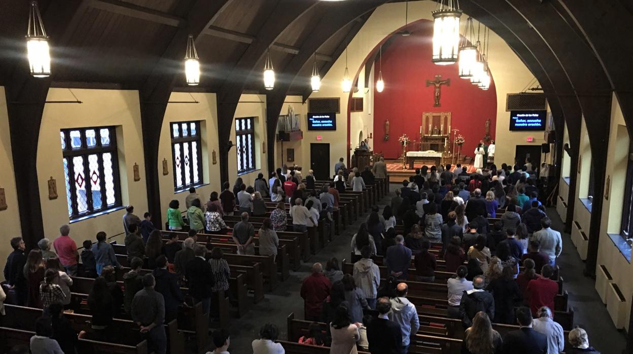 Aspecto que presentaba la iglesia de St. Bartholomew este domingo