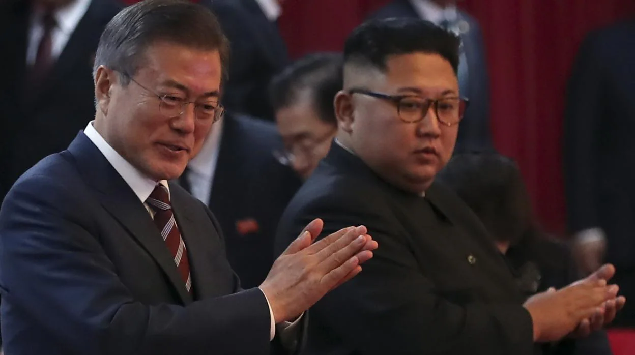 El presidente de Corea del Sur, Moon Jae-in, y el líder de Corea del Norte, Kim Jong-un