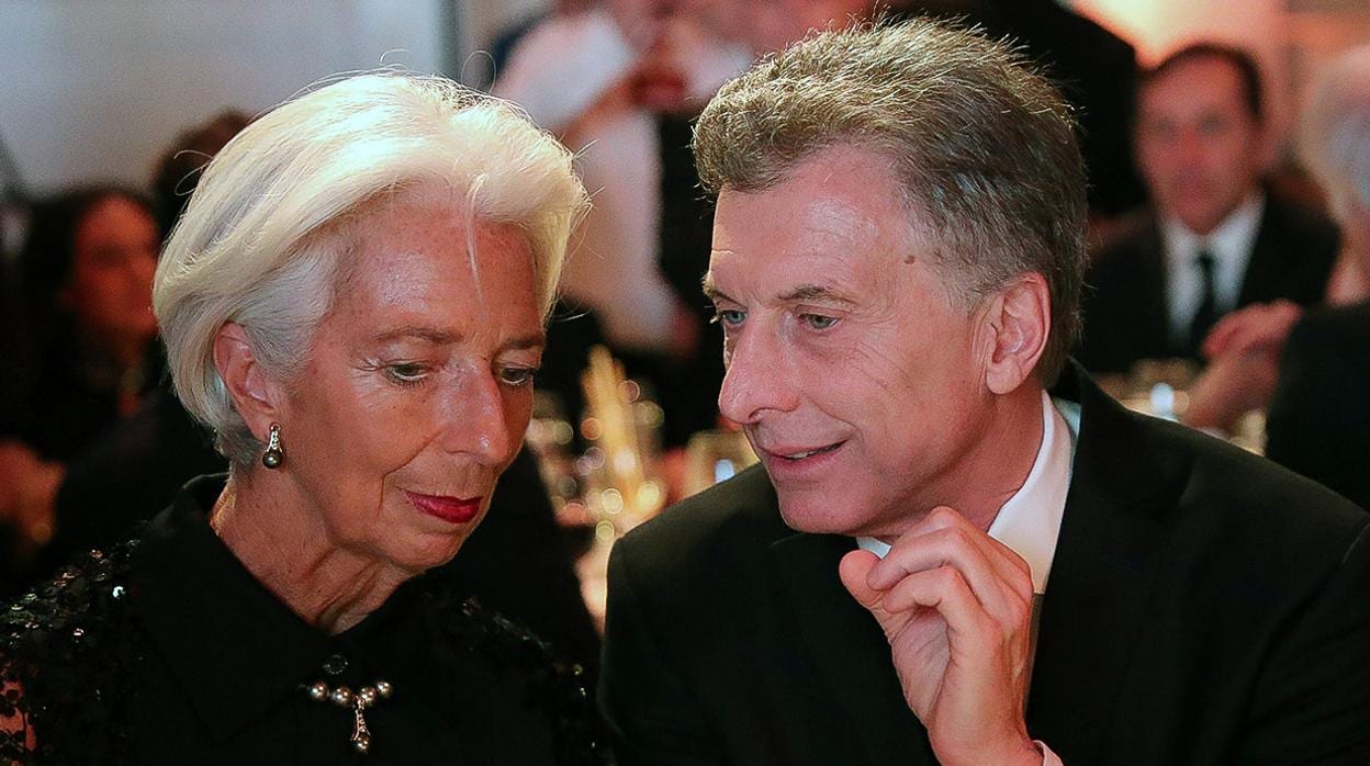 Christine Lagarde conversa con el presidente argentino, Mauricio Macri, en Nueva York