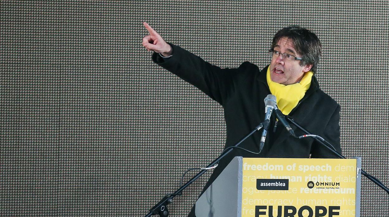 Puigdemont durante un discurso en Bruselas