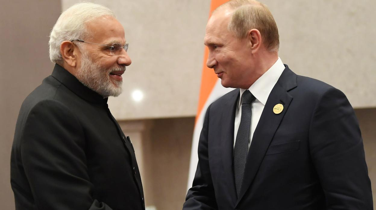 Modi junto a Putin durante la visita del presidente ruso a la India
