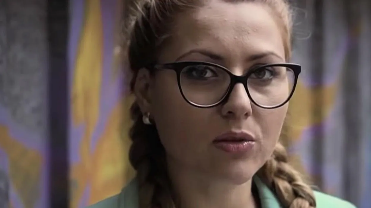 La captura de video muestra a la periodista búlgara de televisión Viktoria Marinova