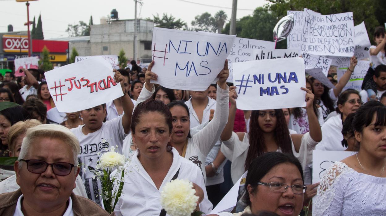 Marcha contra el asesinato de mujeres