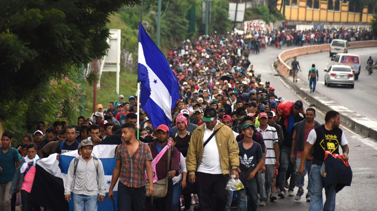 La caravana de centroamericanos hacia Estados Unidos, a su paso por Chiquimula, Guatemala