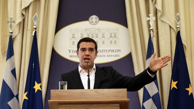 Tsipras asume el cargo de ministro de Exteriores tras la dimisión de uno de sus colaboradores