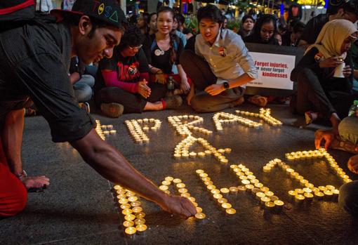 Vigilia por las víctimas del MH17 en Malasia