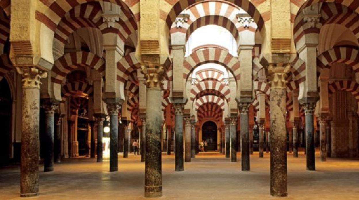 Interior de la Mezquita-Catedral de Córdoba