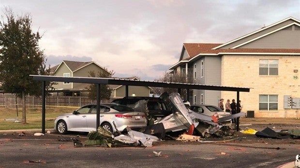 Dos muertos tras estrellarse un avión de la Segunda Guerra Mundial en Texas