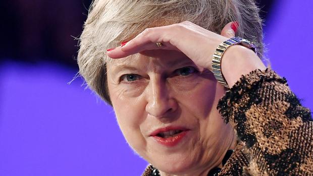 Theresa May arranca el apoyo de los empresarios británicos a su acuerdo con la UE