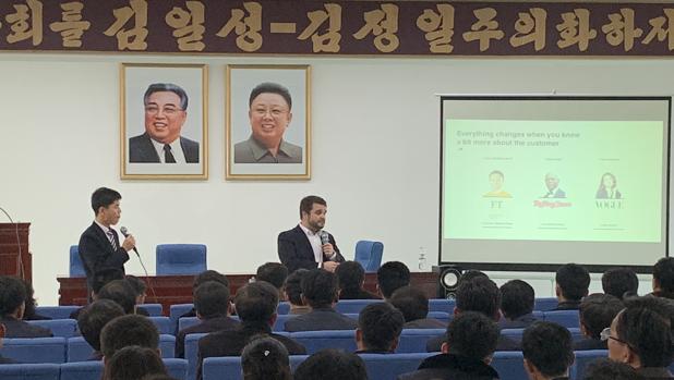 Un joven español enseña capitalismo a Corea del Norte