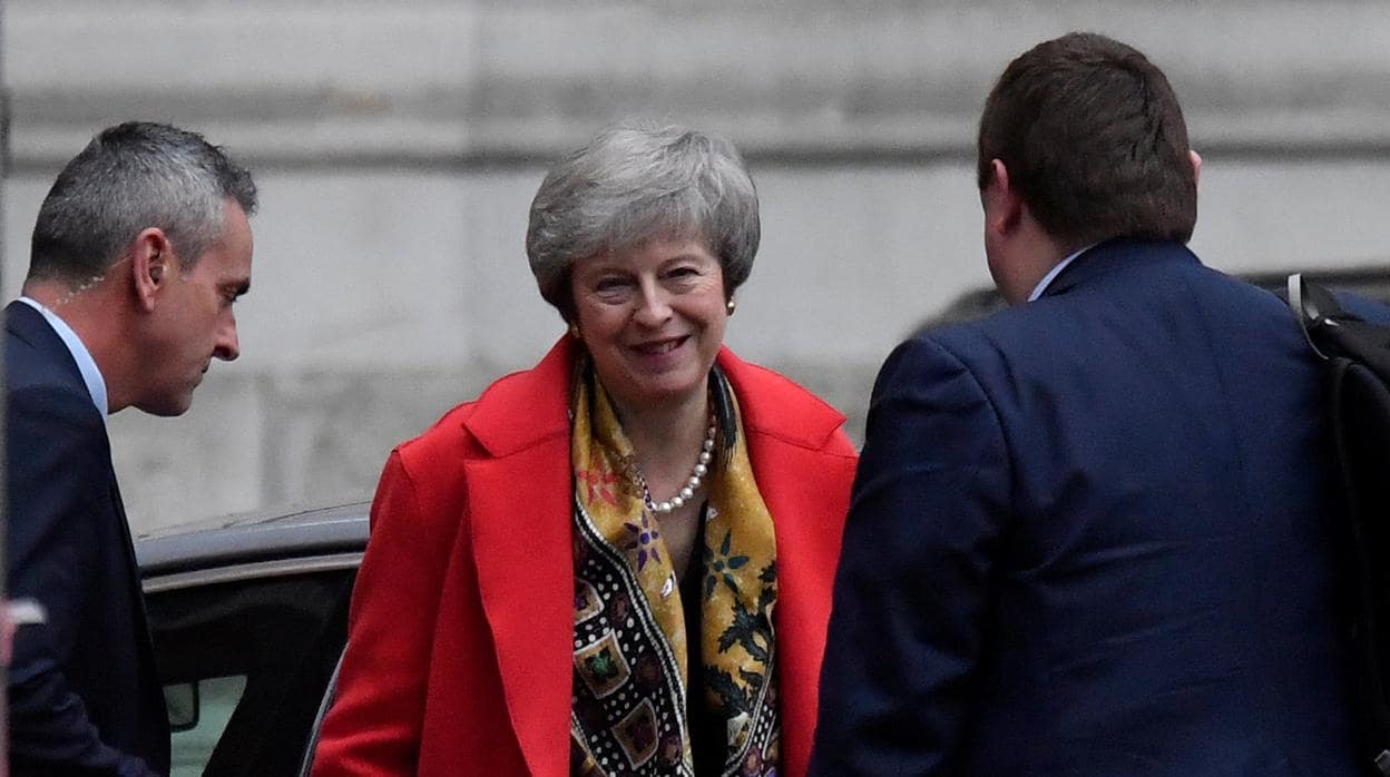 Theresa May, a su llegada al 10 de Downing Street tras la entrevista en la BBC