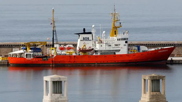 El Aquarius abandona sus operaciones de salvamento en el Mediterráneo