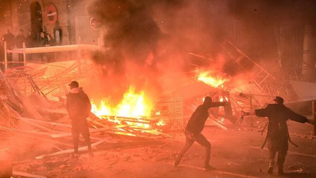 La protesta de los chalecos amarillos pierde apoyos en Francia, pero se radicaliza