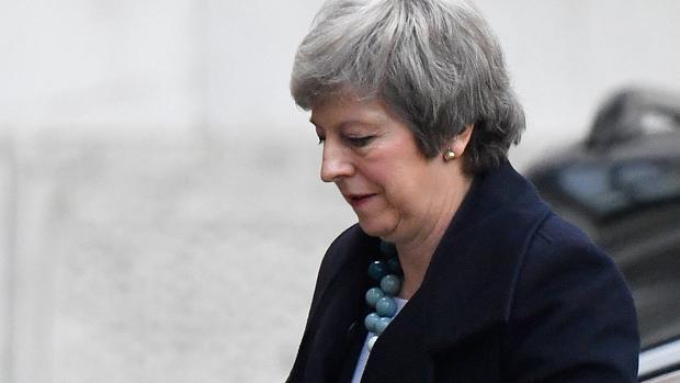 May cancela la votación del Brexit en el Parlamento para evitar su fracaso