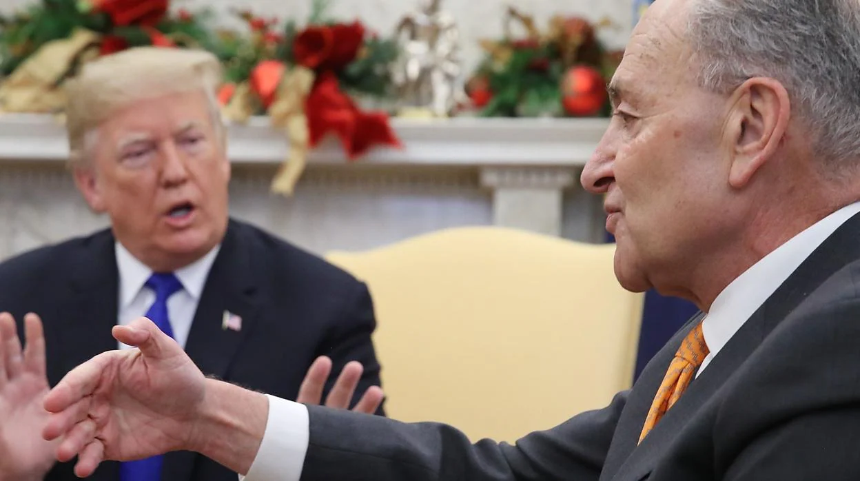 Trump discute con Schumer en el Despacho Oval