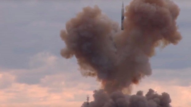 El vídeo del impresionante ensayo del misil hipersónico Avangard que ha presidido Putin