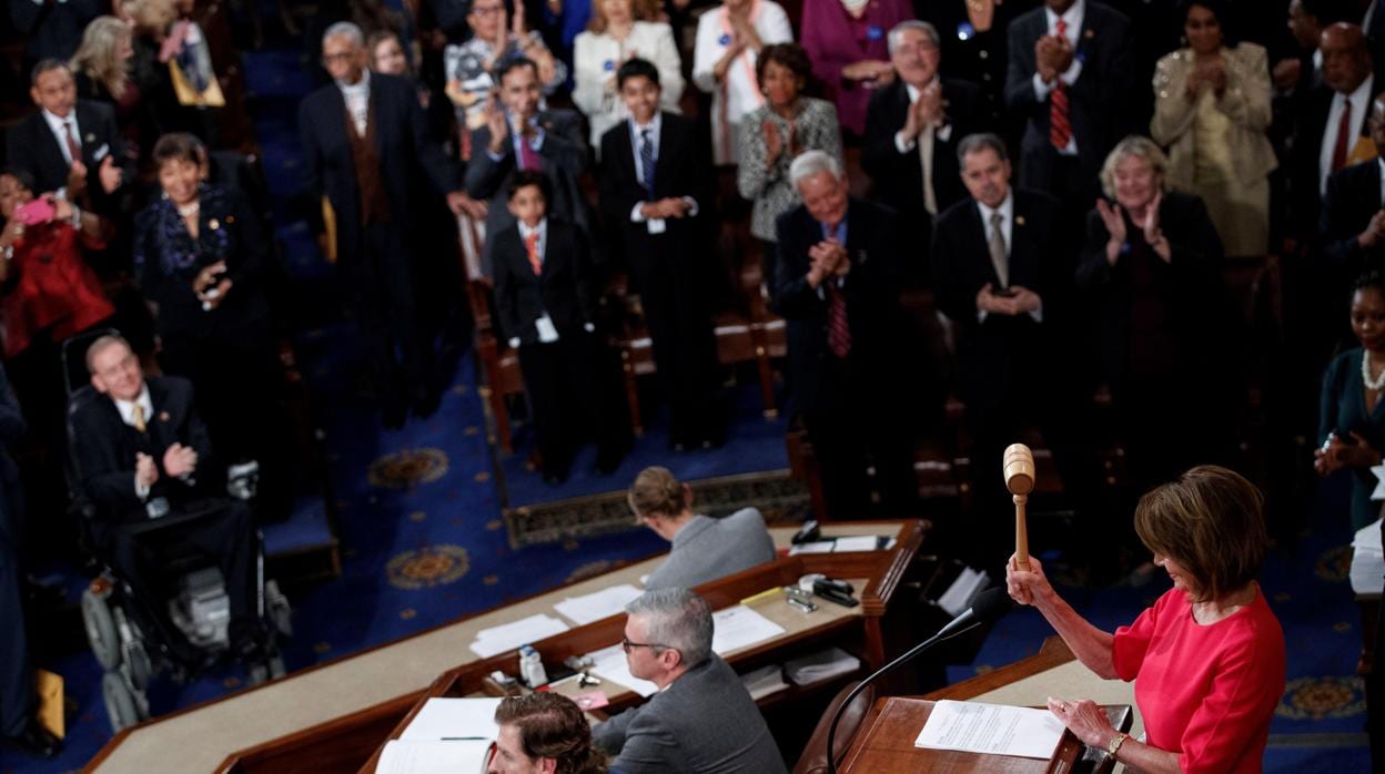 Pelosi abre la sesión en el Congreso estadounidense