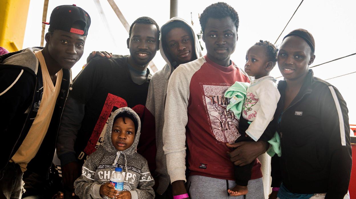 Inmigrantes recogidos el pasado 22 de diciembre por la ONG Sea Watch