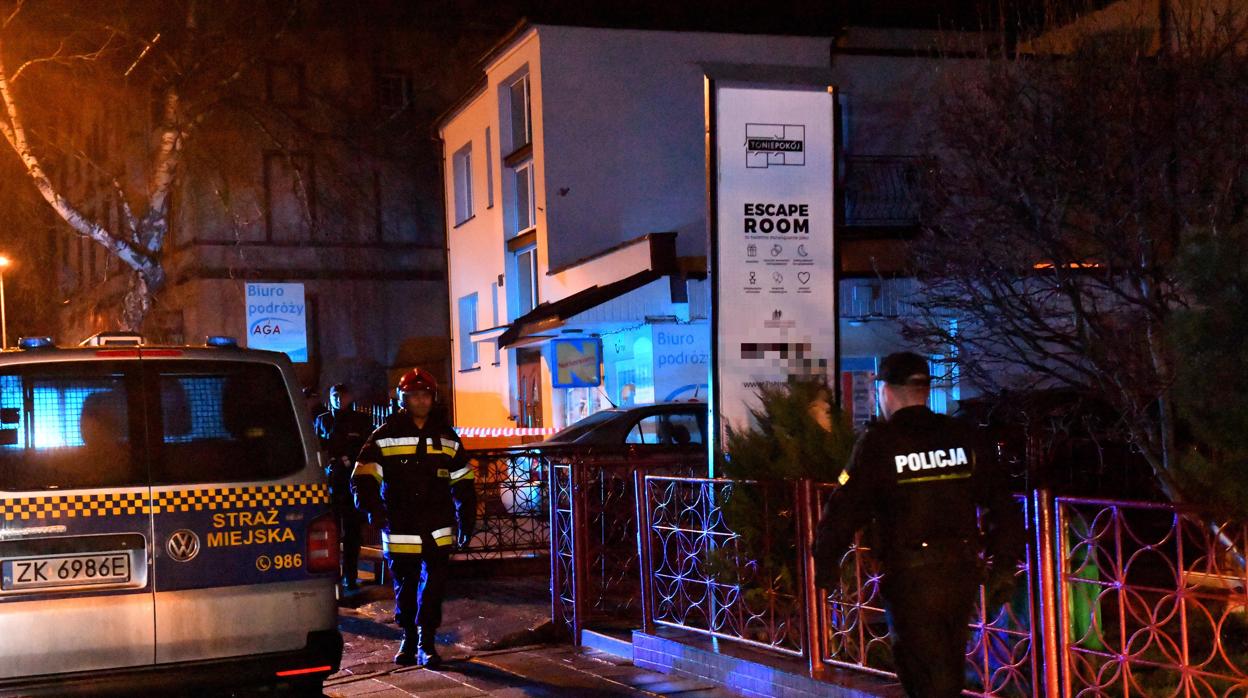 Cinco adolescentes mueren en Polonia en un incendio en un «escape room»