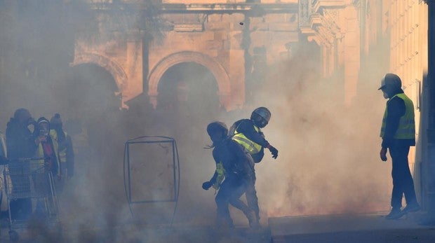 Al menos veinte detenidos en París en la novena manifestación de los chalecos amarillos