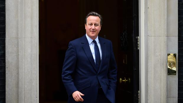 Cameron reaparece y asegura que no se arrepiente de convocar el referéndum del Brexit