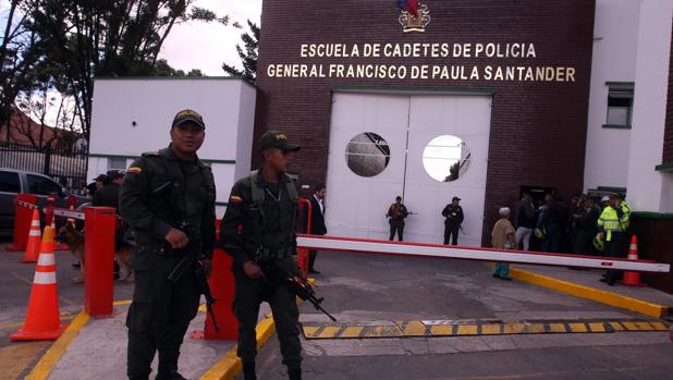 Un atentado con coche bomba en Bogotá deja al menos 21 muertos y 68 heridos